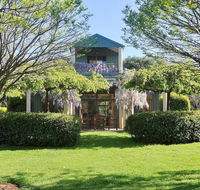 Tree Elle Retreat - Accommodation Guide