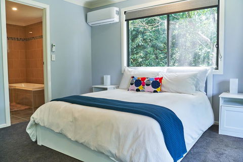 Treetops Haven - Accommodation Asia 3