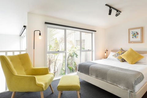 Trendy Loft Near Smith St. With Cosy Courtyard And Parking - Accommodation Asia 2