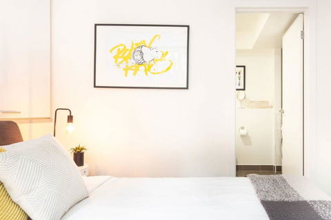 Trendy Loft Near Smith St. With Cosy Courtyard And Parking - Accommodation Asia 1