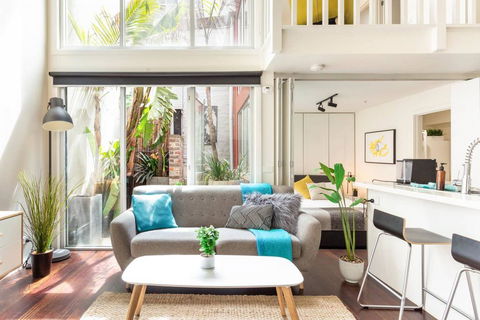 Trendy Loft Near Smith St. With Cosy Courtyard And Parking - Accommodation Asia 0