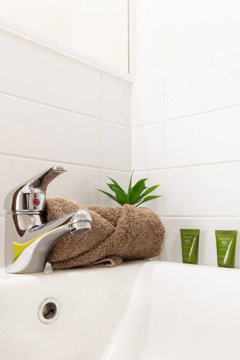 Trendy Loft Near Smith St. With Cosy Courtyard And Parking - Accommodation Asia 3