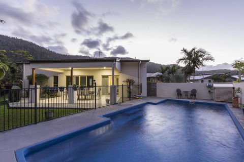 Tropical Private Holiday House With Pool - Accommodation Asia 1