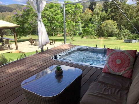 Tuckers Retreat - Accommodation Asia 2