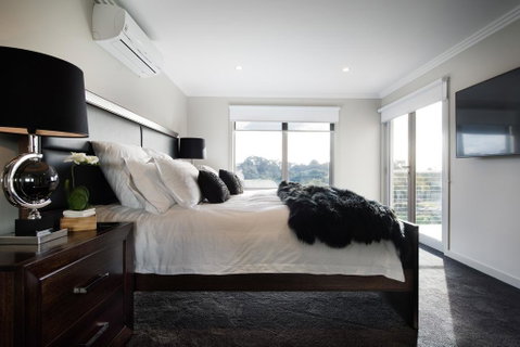 Tully Daylesford - Accommodation Guide 1