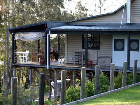Tuppy's On The Lake - Accommodation Asia 2