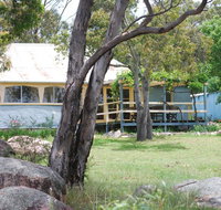 Twisted Gum Vineyard Cottage - Accommodation Guide