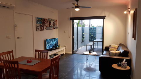 Two Bedroom Garden Apartment - Accommodation Asia 2
