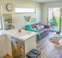 U201 Brunswick Living Brand New Deluxe Balcony Upper Floor Apartment close to Airport and CBD