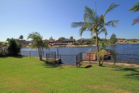 Unbeatable Waterfront Location - Accommodation Asia 0