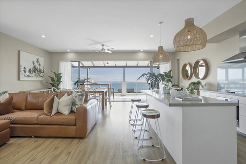 UNIT 35 Whitsundays - Accommodation Asia 0