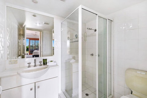 Unrivaled Ocean And City Views From Resort Style 3bed With Garden - Accommodation Guide 2