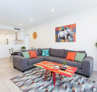 Urban Jungle Executive Apartment in Heart of CBD - Accommodation Asia