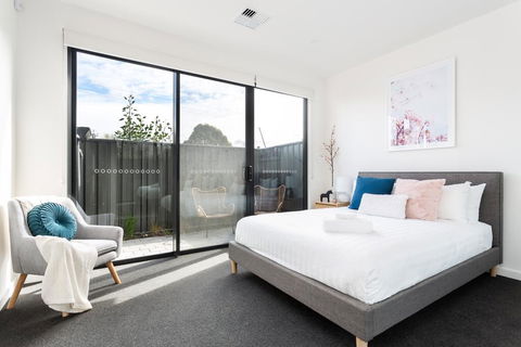 Urban Rest - Little Grenfell - Accommodation Asia 3