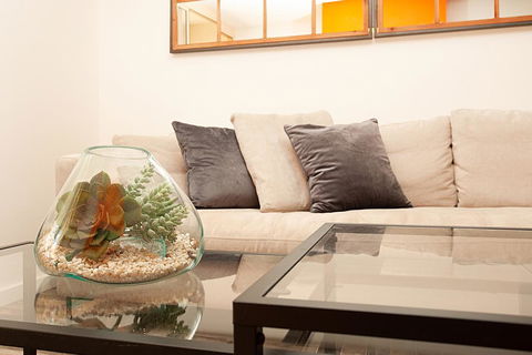 Urban Rest - Young St - Accommodation Asia 1