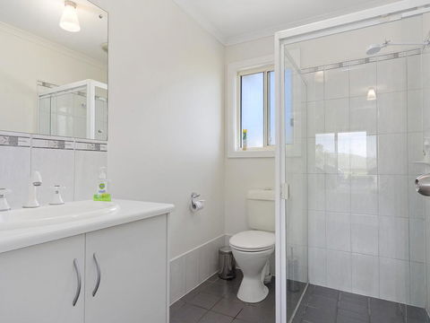 VALLEY VIEWS - 10 Valley Heights Drive - Accommodation Asia 0