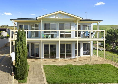 VALLEY VIEWS - 10 Valley Heights Drive - Accommodation Asia 2