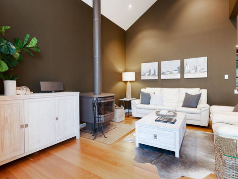 Venabu On Garuwa, 20 Garuwa Street - Spectacular House With Fabulous Views - Accommodation Asia 3