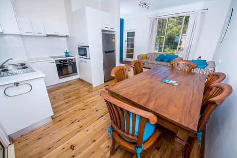 Victor Parade, Unit 3/2 - Accommodation China 1