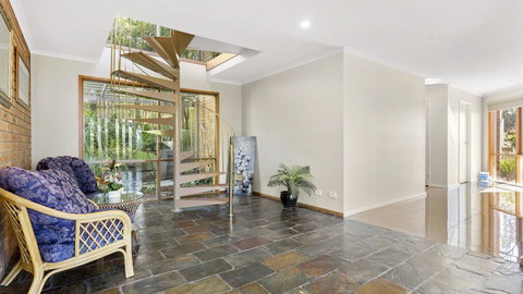 VIEWS AT MCCRAE..... - Accommodation Guide 3