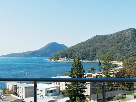 Views, Views & More Views, Sub-Penthouse In Shoal Bay - Accommodation Guide 0