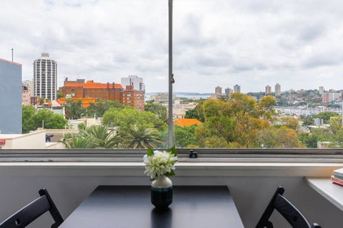 Views To Die For// Studio Rushcutters Bay // Free Parking - Accommodation Asia 2