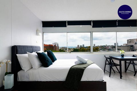 Views To Die For// Studio Rushcutters Bay // Free Parking - Accommodation Asia 0