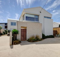 Villa Moyne - located in a quiet cul de sac and designed for beach families