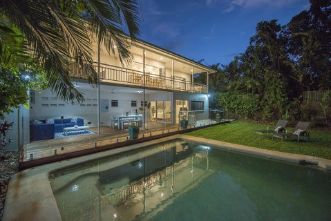 Villa Sorrento - Luxury Holiday Home - Accommodation Guide 2