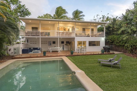 Villa Sorrento - Luxury Holiday Home - Accommodation Guide 1