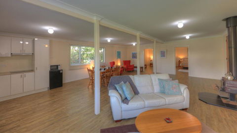 Village Stays Coldstream Gallery Bungalow - Accommodation Asia 3