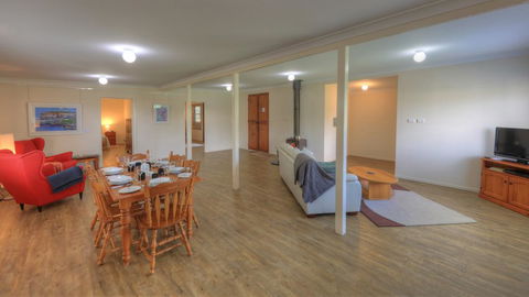 Village Stays Coldstream Gallery Bungalow - Accommodation Asia 0