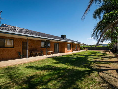 Vineyard Retreat Mildura - Accommodation Asia 2