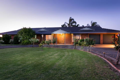 Vineyard Retreat Mildura - Accommodation Asia 0