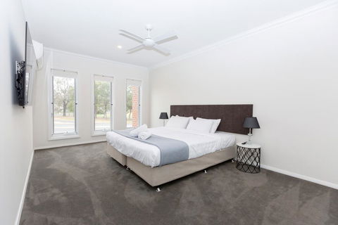 Wagga Apartments #2 - Accommodation Asia 3