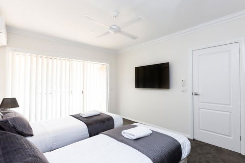 Wagga Apartments #4 - Accommodation Asia 3