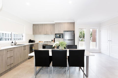 Wagga Apartments #5 - Accommodation Asia 2