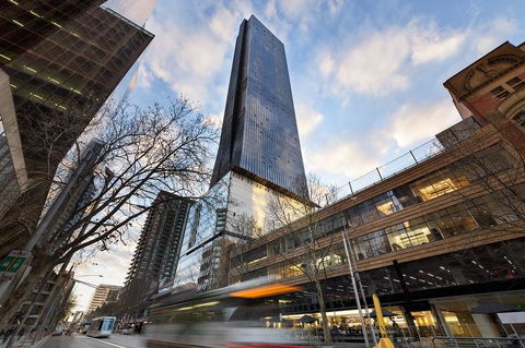 Wake To Eureka Tower Views From Prestigious Collins St - Accommodation Asia 1