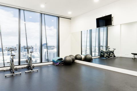 Wake To Eureka Tower Views From Prestigious Collins St - Accommodation Asia 3