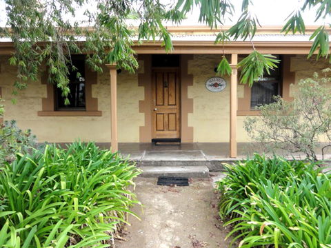 Walnut Cottage - Accommodation Asia 0