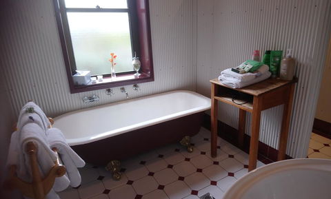 Walnut Cottage - Accommodation Asia 3