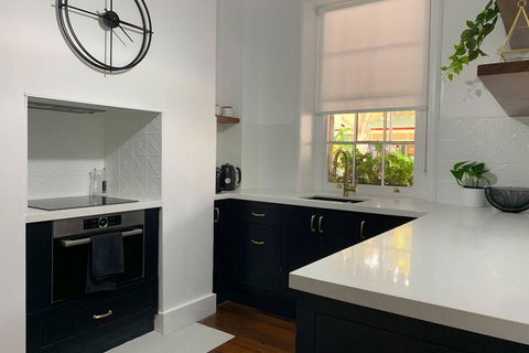 Warders Cottage: Iconic Cottage In The Heart Of Freo - Accommodation Asia 3