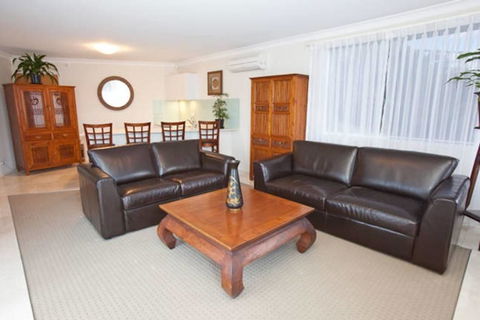 Waterfront On Manly Harbour - Accommodation Asia 2