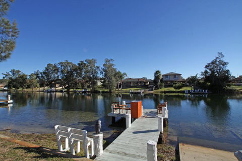 Waterfront On Sandpiper - Accommodation Asia 1