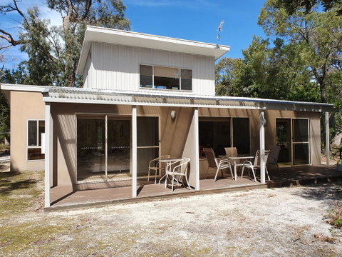 Waterfront Retreat At Wattle Point - Accommodation Guide 1