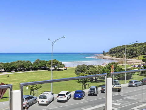 WATERFRONT SEVEN - In The Heart Of Lorne - Accommodation Asia 2