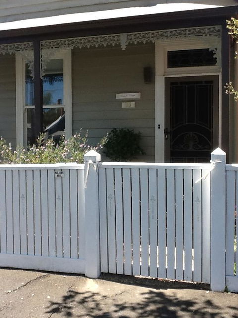 Redruth Cottage - Accommodation Asia 22