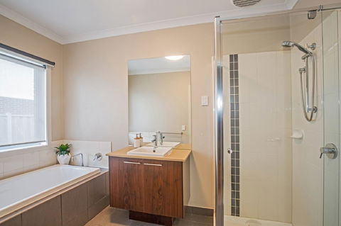 Nautical Rise Torquay - Accommodation Asia 20