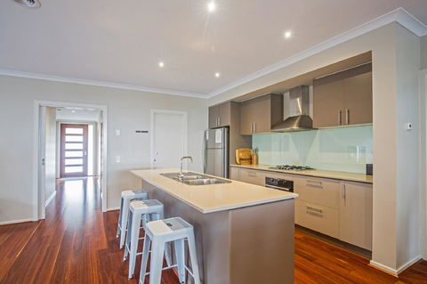 Nautical Rise Torquay - Accommodation Asia 6