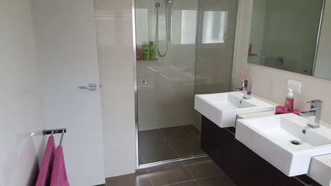 Central To Cowes - Accommodation Asia 11